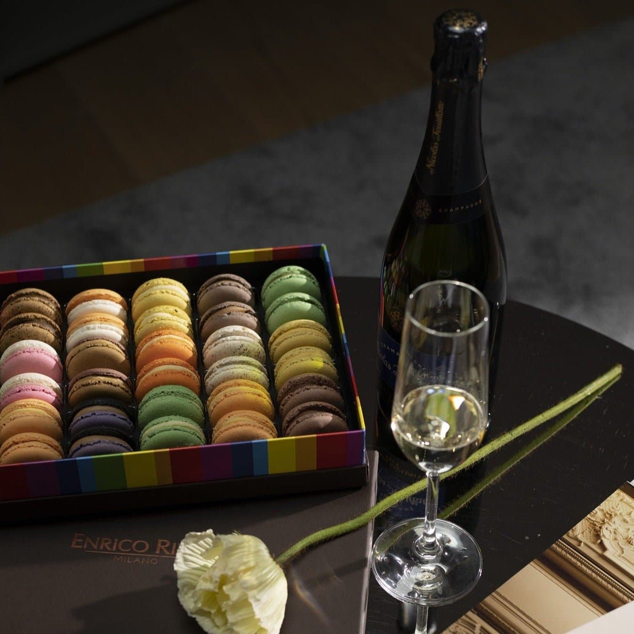 Degustazione Macarons con Champagne (2 Persone) - DELUXY