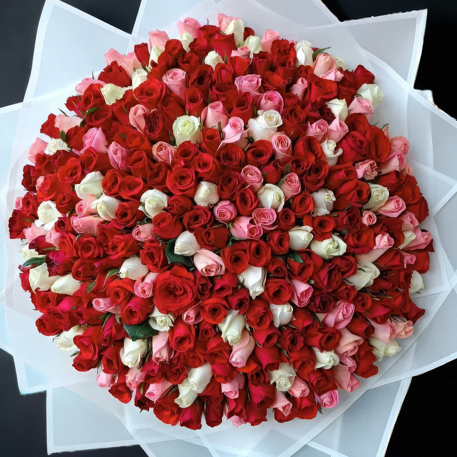 103 Luxury Roses - DELUXY