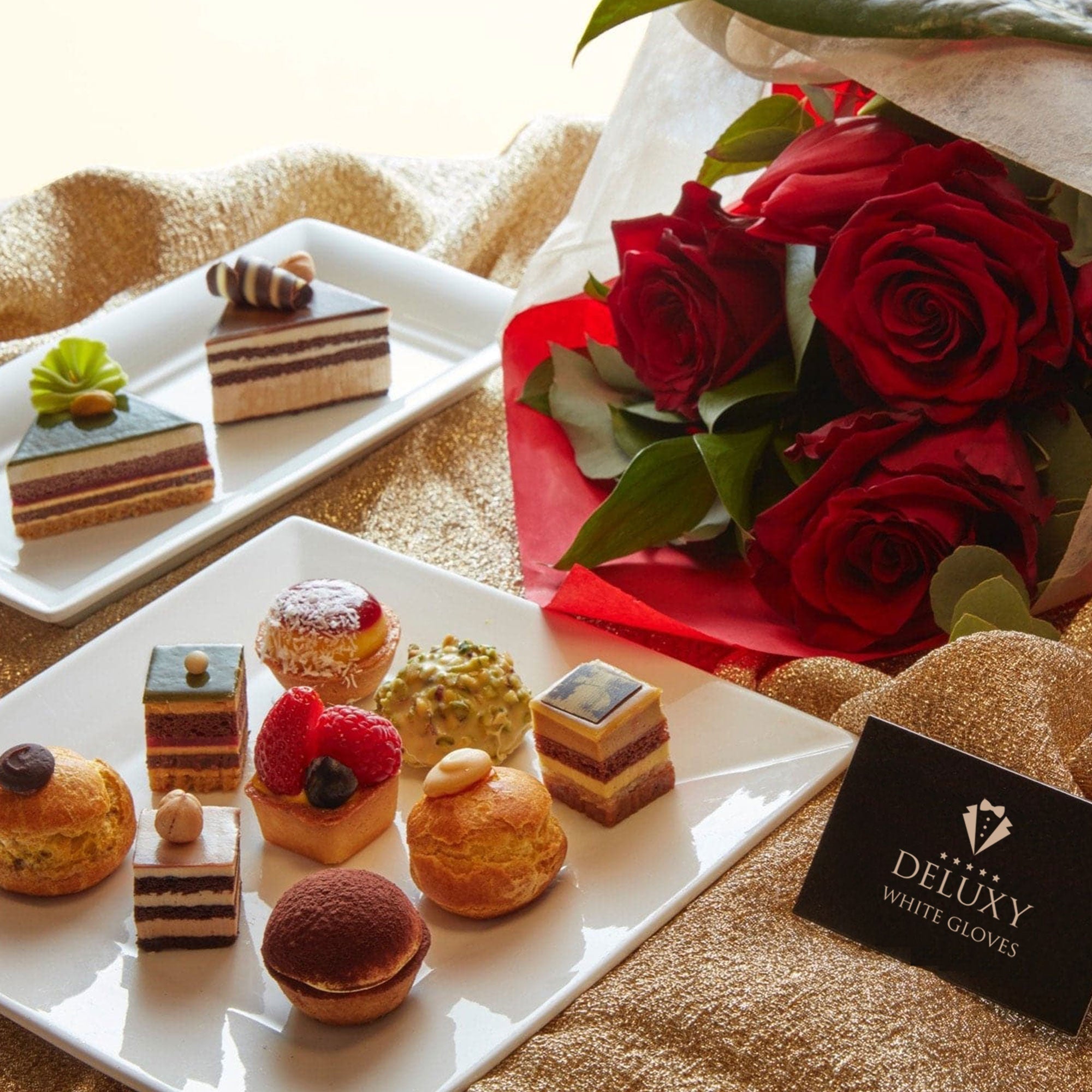 Rose rosse con Pasticceria - DELUXY