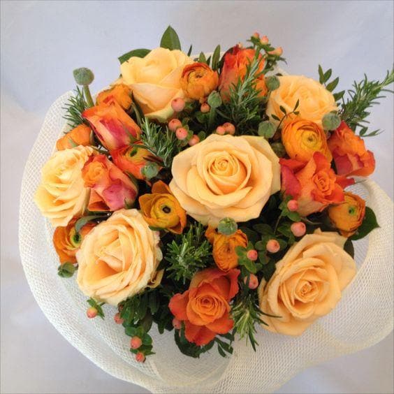Bouquet Rose Arancioni consegna fiori a  Milano - DELUXY BOUTIQUE