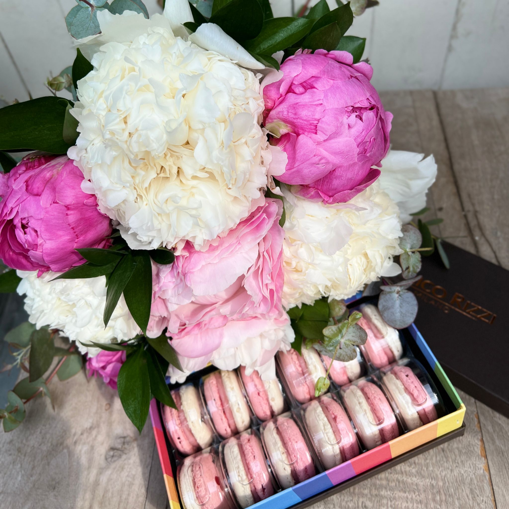 Peonie e Macarons Limited Edition - DELUXY