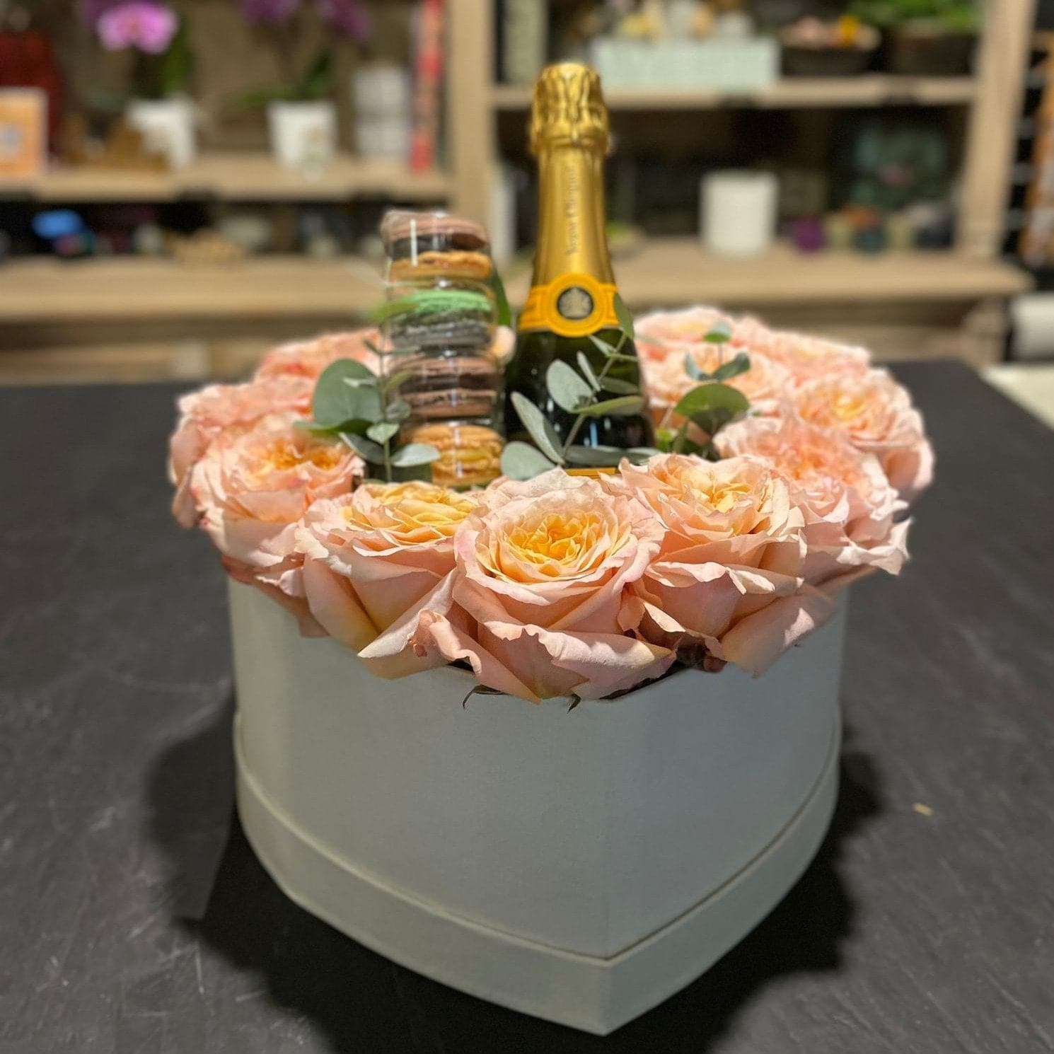 Fiori a domicilio a Milano Set French Roses (Con Champagne)